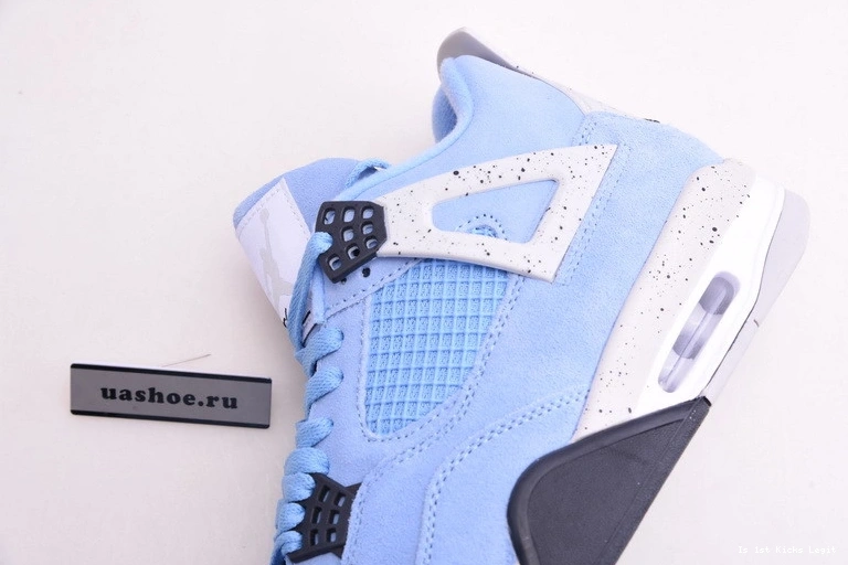 4 CT8527-400 Jordan Retro blue